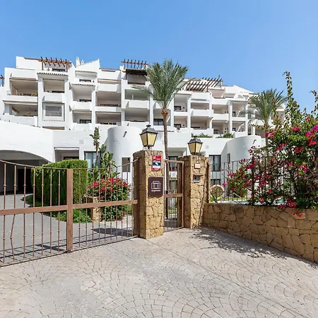 Beautiful Two-bed Mijas Golf Apartment *